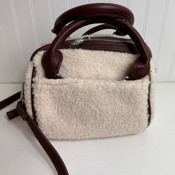 ASPEN Sherpa mini faux fur crossbody/ handbag - Picture 3 of 14